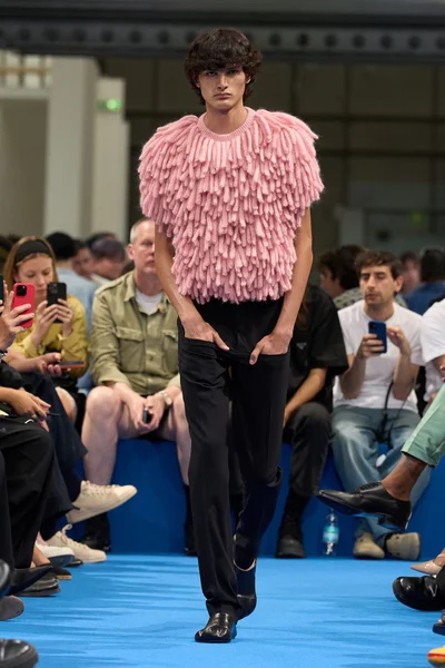 Look 28